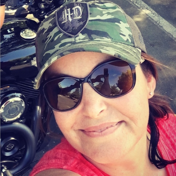 Meet your Posher, Trisha - Picture 2 of 2